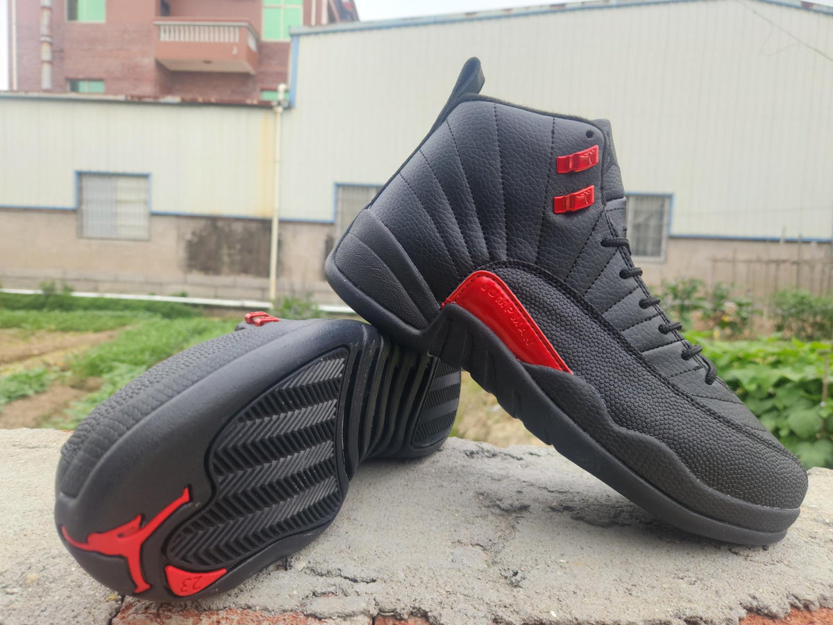 Air Jordan 12 – Royalty