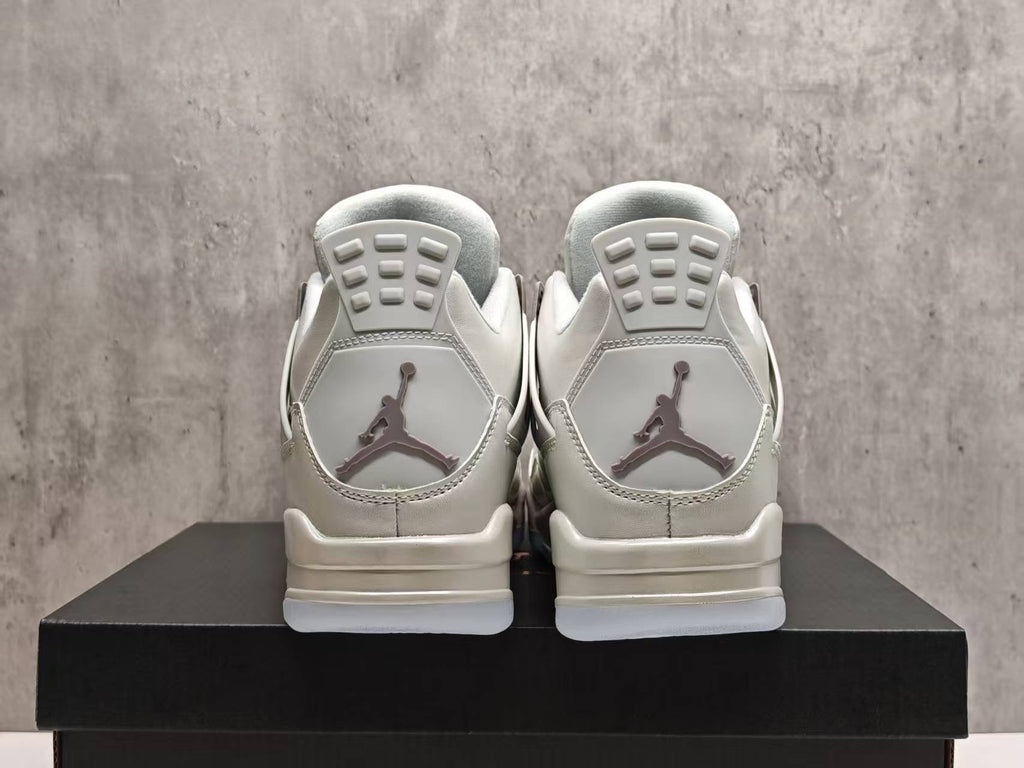 Air Jordan 4 Retro 'Cool Grey' Cool Grey/Chrome/Dark Charcoal/Varsity Maize