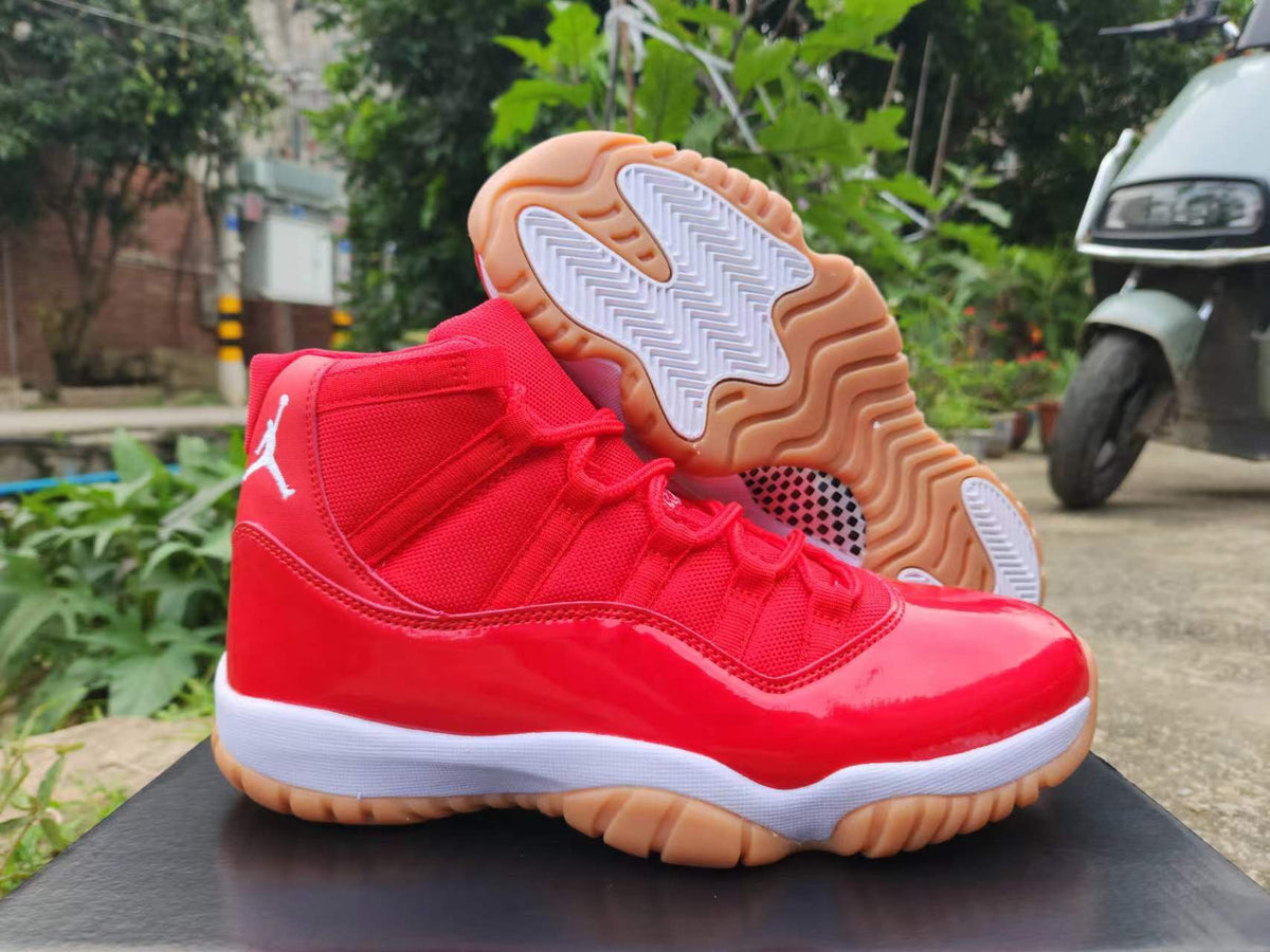 Air Jordan 11 Retro – Red